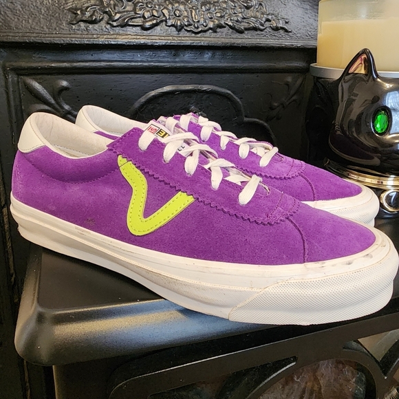 Vans Other - Vans Vault OG Epoch LX Amaranth Sneakers, Size 10.5